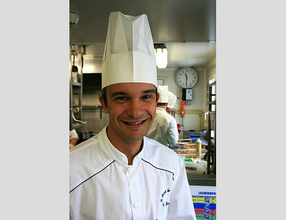 Le chef Thierry Brenuchot vous propose une cuisine semi gastronomique dans le restaurant de l'hôtel le parasol
