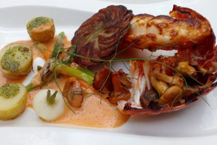 Le restaurant Le Parasol à Ars-en-Ré propose une cuisine semi-gastronomique à partir de produits locaux