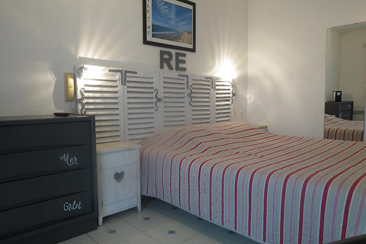 hôtel Le Parasol  idéal pour les familles avec des studios spacieux pour 1 à 5 personnes